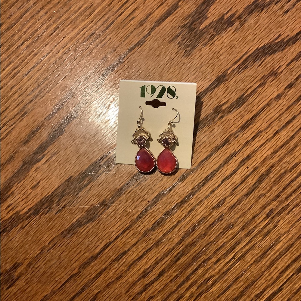 1928 Women's Ruby Red Drop Earrings